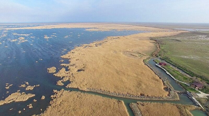 Аграханский залив, Агоаханский полуостров, Каспийское море, Россия.