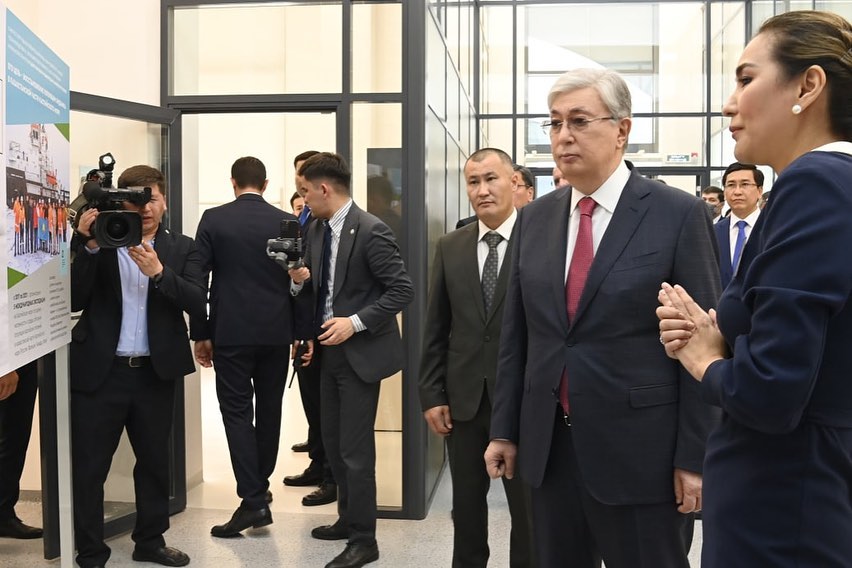 President of Kazakhstan Kassym-Jomart Tokayev visited the Central Asian Institute for Ecological Research in Almaty, Kazakhstan. Photo by the Saby Private Charitable Foundation. 
