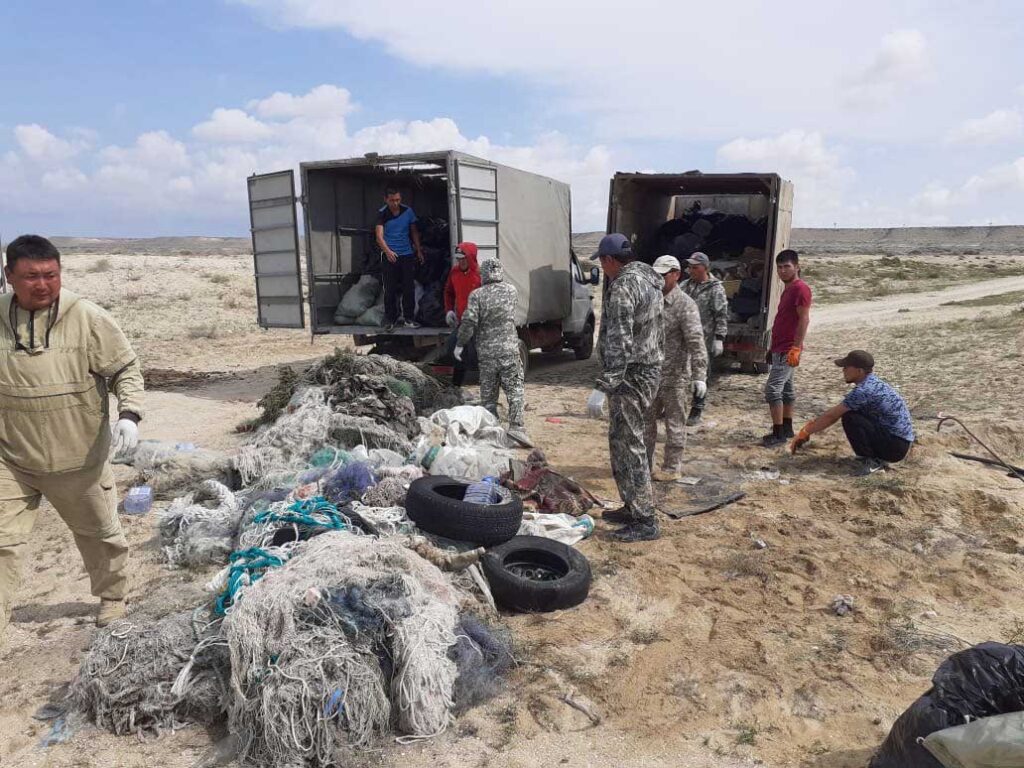 An expedition of the Institute of Hydrobiology and Ecology to clean up the Caspian Sea from marine debris, the Tyub-Karagan Peninsula, Kazakhstan